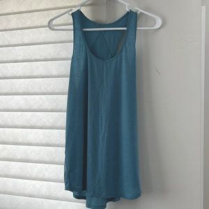 Lululemon blue tank size 4 - essential pleated